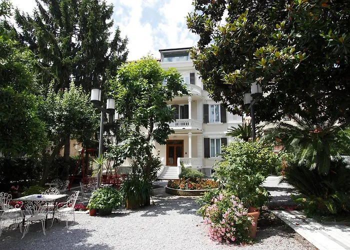 Genovese Villa Elena Residence Varazze